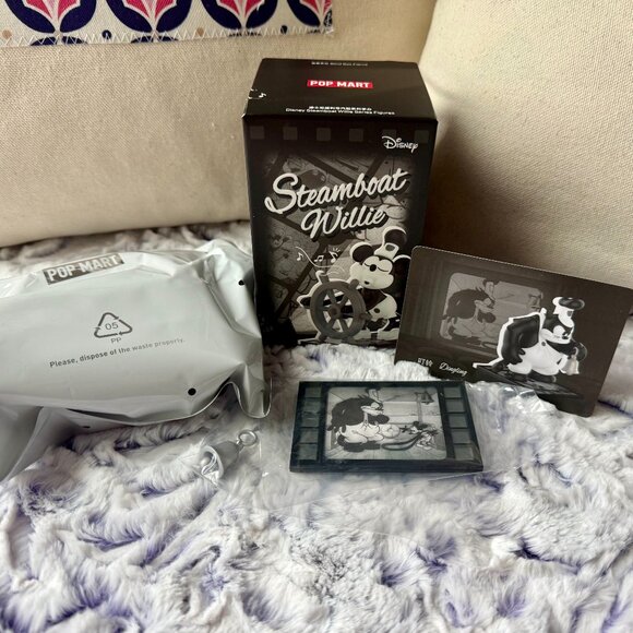Disney Steamboat Willie Series Figure (one box) - Picture 5 of 6